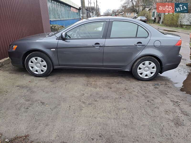 Седан Mitsubishi Lancer 2008 в Остер