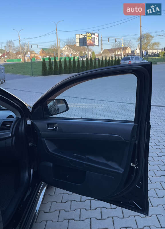 Седан Mitsubishi Lancer 2009 в Чернівцях
