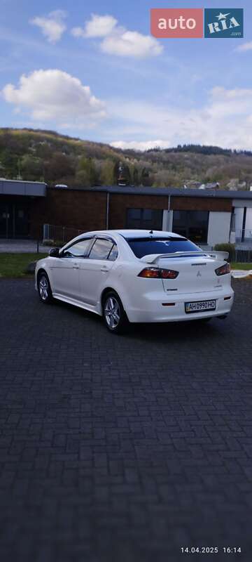 Седан Mitsubishi Lancer 2009 в Киеве