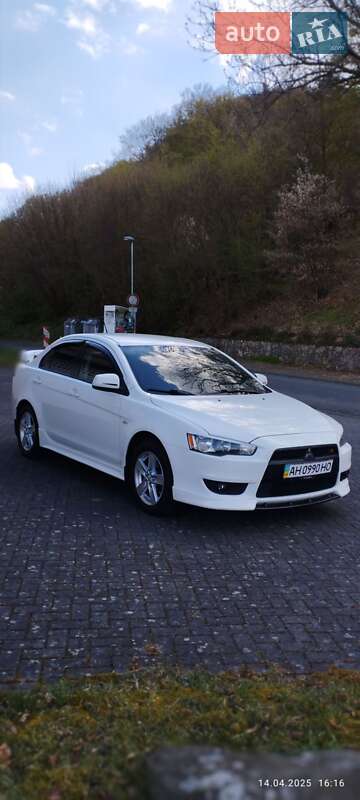 Седан Mitsubishi Lancer 2009 в Киеве