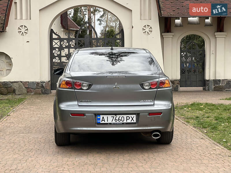 Седан Mitsubishi Lancer 2016 в Києві