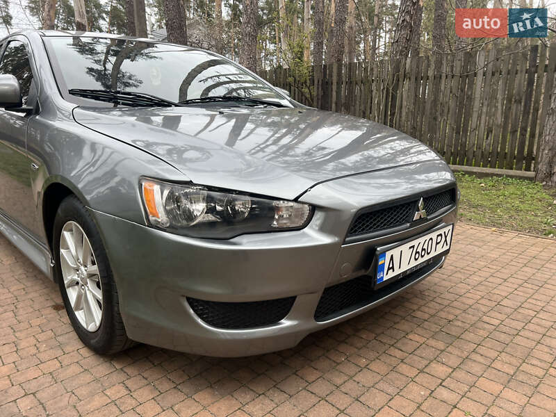 Седан Mitsubishi Lancer 2016 в Києві
