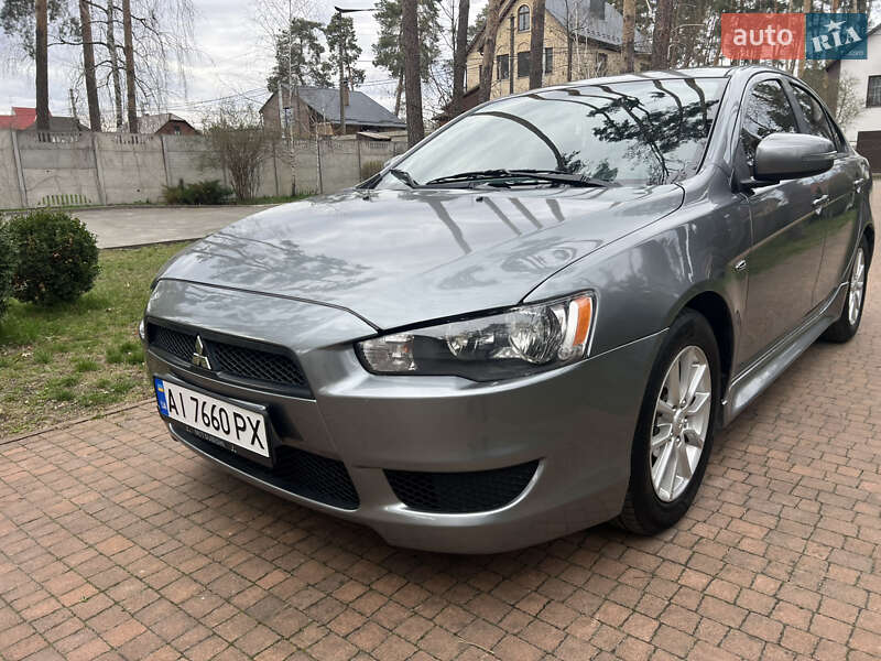 Седан Mitsubishi Lancer 2016 в Києві