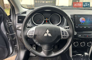 Седан Mitsubishi Lancer 2016 в 