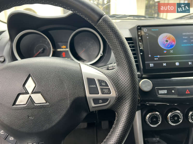 Седан Mitsubishi Lancer 2016 в Києві