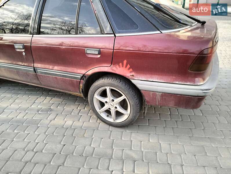 Ліфтбек Mitsubishi Lancer 1990 в Києві