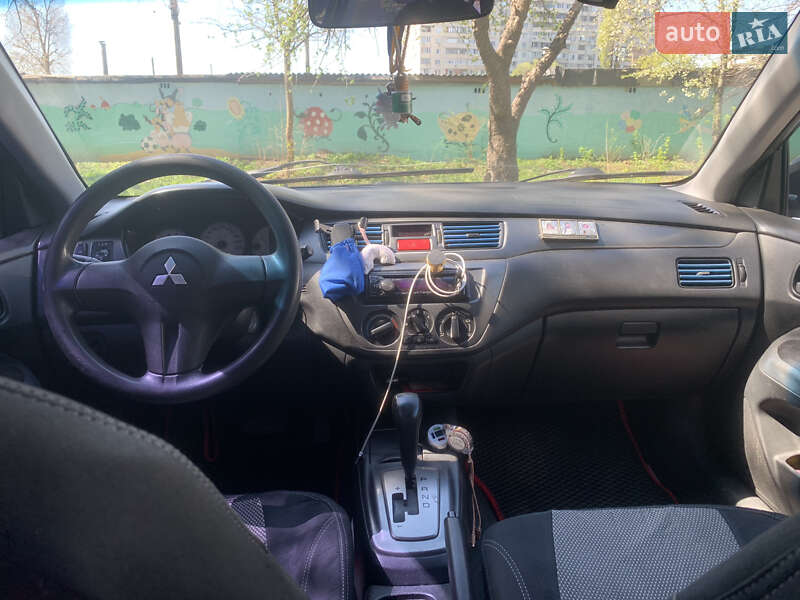 Седан Mitsubishi Lancer 2006 в Харькове