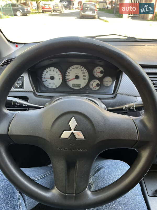 Седан Mitsubishi Lancer 2006 в Золочеві