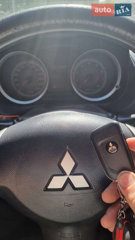 Седан Mitsubishi Lancer 2008 в Черновцах