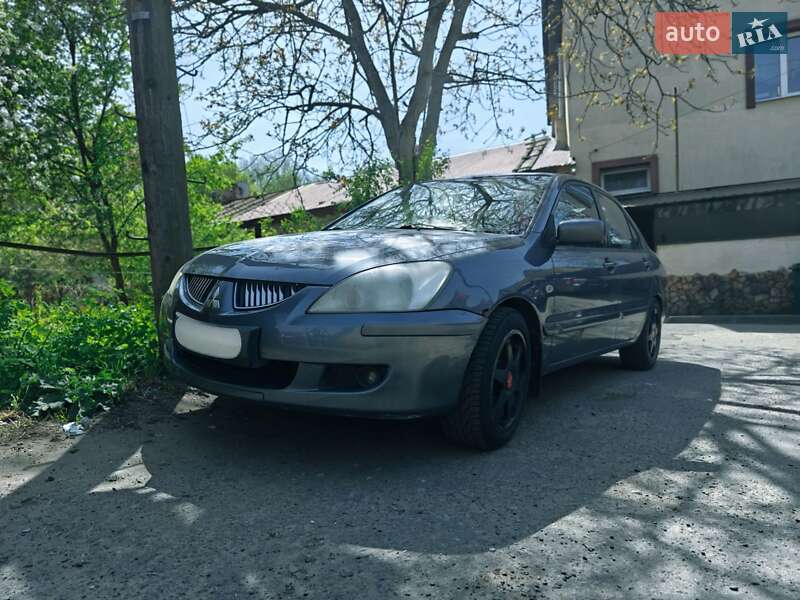 Седан Mitsubishi Lancer 2004 в Луцке