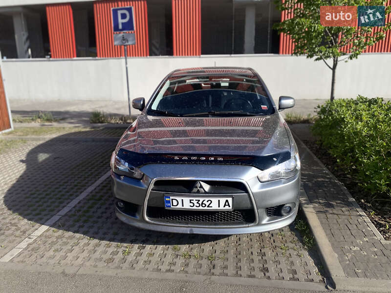Седан Mitsubishi Lancer 2014 в Киеве
