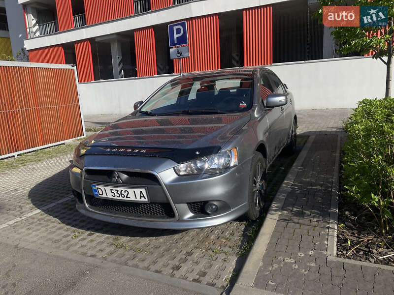 Седан Mitsubishi Lancer 2014 в Киеве