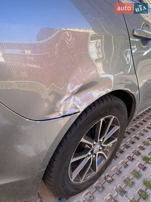 Седан Mitsubishi Lancer 2014 в Киеве