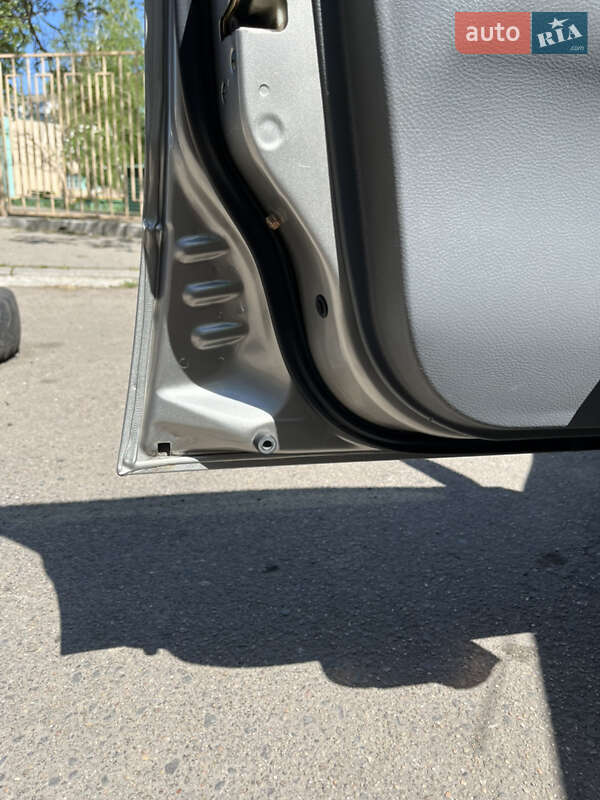 Седан Mitsubishi Lancer 2004 в Одесі
