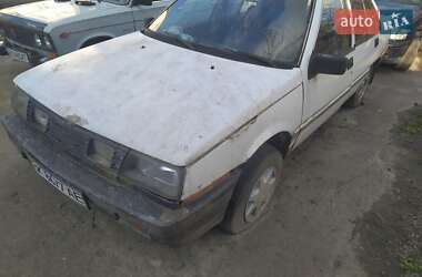 Седан Mitsubishi Lancer 1988 в Луцьку