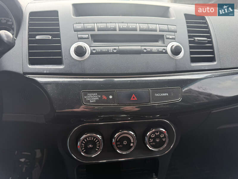 Седан Mitsubishi Lancer 2012 в Киеве