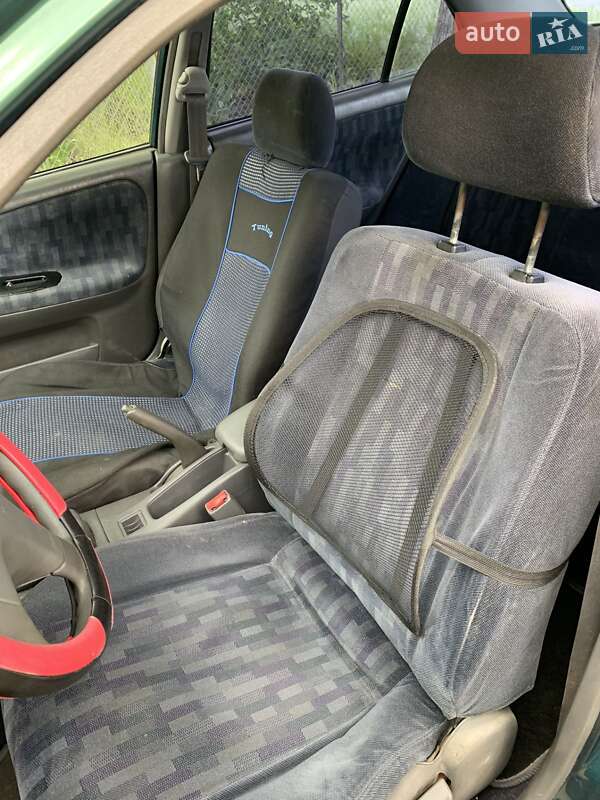 Седан Mitsubishi Lancer 1996 в Одессе