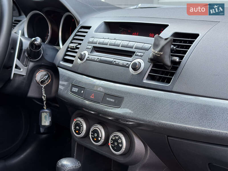 Седан Mitsubishi Lancer 2007 в Києві