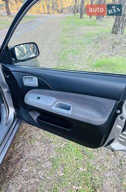 Седан Mitsubishi Lancer 2004 в 