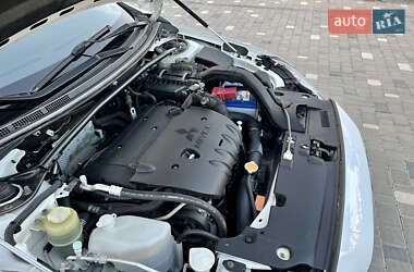 Седан Mitsubishi Lancer 2011 в 