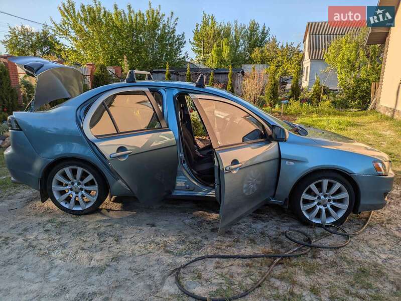 Седан Mitsubishi Lancer 2009 в Києві