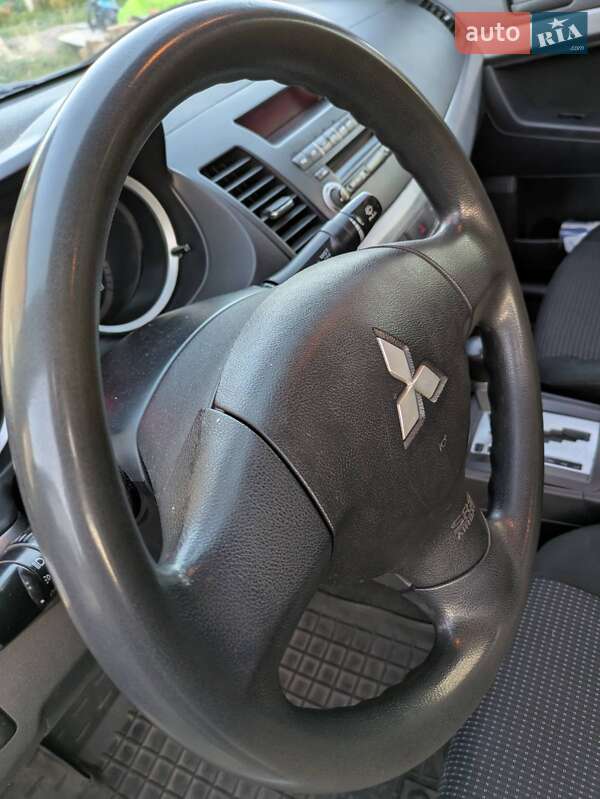 Седан Mitsubishi Lancer 2009 в Києві