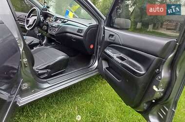 Седан Mitsubishi Lancer 2004 в 