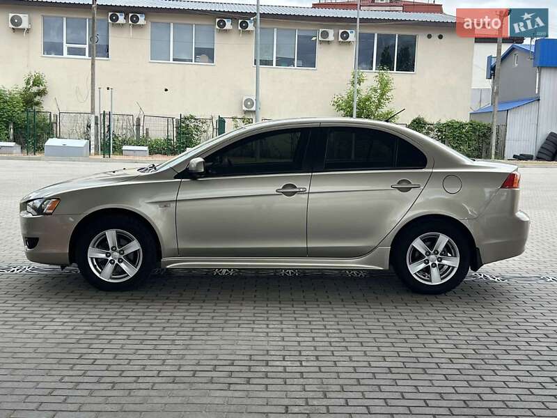 Седан Mitsubishi Lancer 2009 в Киеве