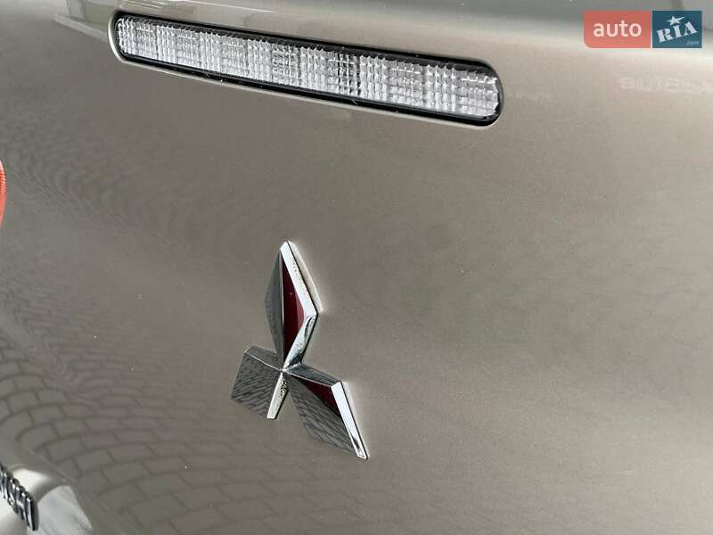 Седан Mitsubishi Lancer 2009 в Киеве