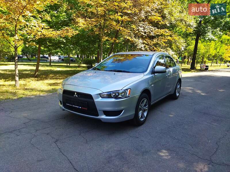 Седан Mitsubishi Lancer 2014 в 