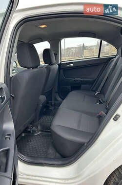 Хетчбек Mitsubishi Lancer 2012 в 