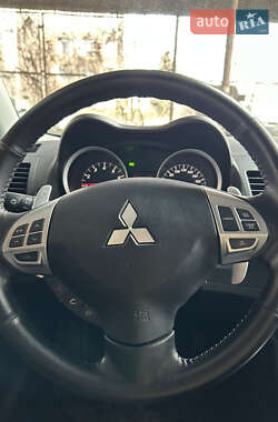 Хетчбек Mitsubishi Lancer 2012 в 