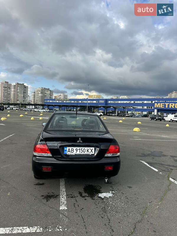 Седан Mitsubishi Lancer 2007 в Киеве