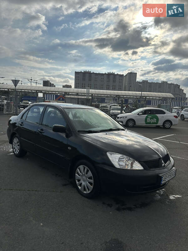 Седан Mitsubishi Lancer 2007 в Киеве