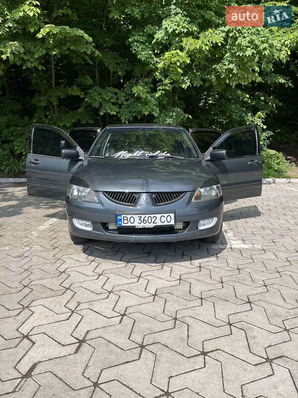 Седан Mitsubishi Lancer 2004 в Тернополе