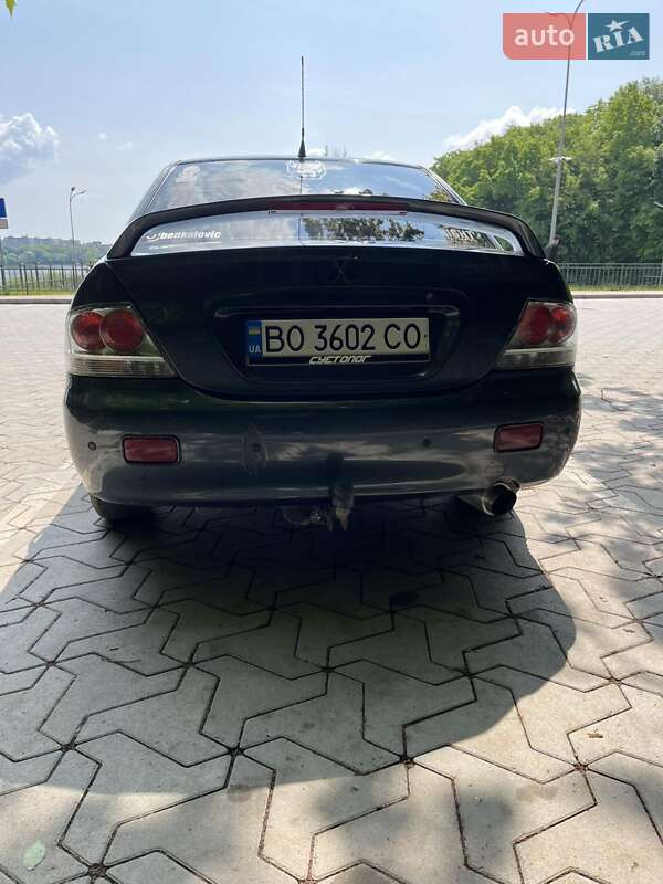 Седан Mitsubishi Lancer 2004 в Тернополе