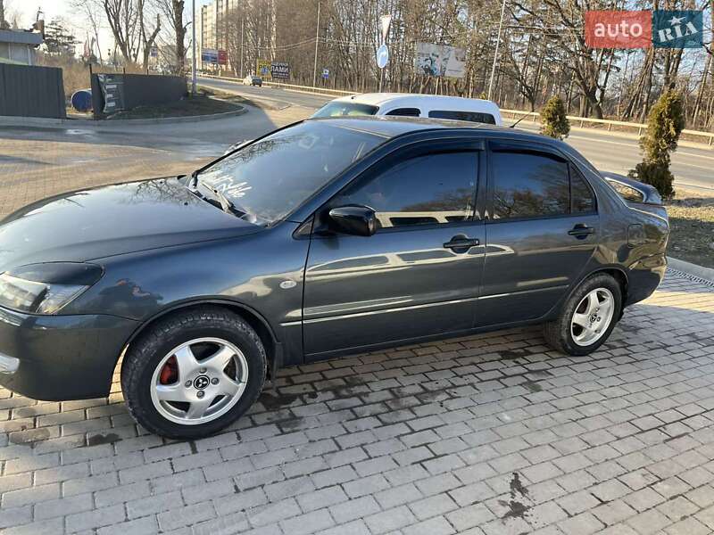 Седан Mitsubishi Lancer 2004 в Тернополе