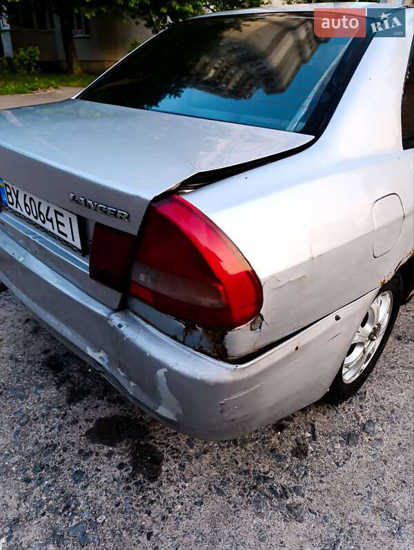 Седан Mitsubishi Lancer 1996 в Хмельницком