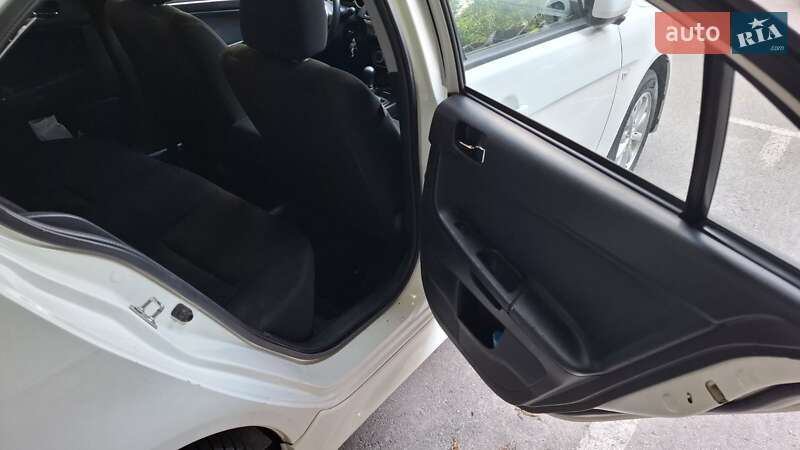 Седан Mitsubishi Lancer 2013 в Киеве