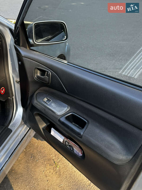 Седан Mitsubishi Lancer 2006 в Одессе