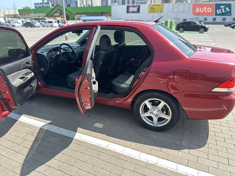 Седан Mitsubishi Lancer 2004 в Одесі