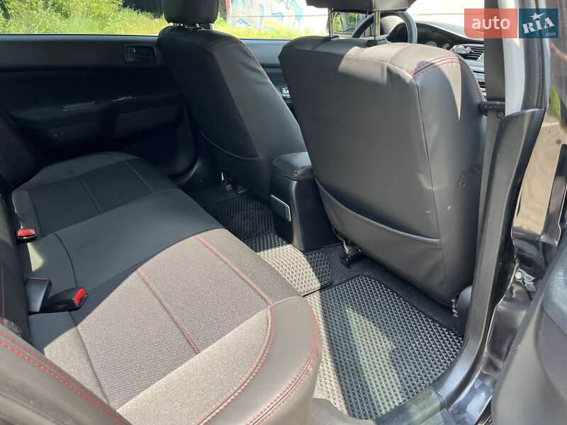 Седан Mitsubishi Lancer 2008 в Киеве