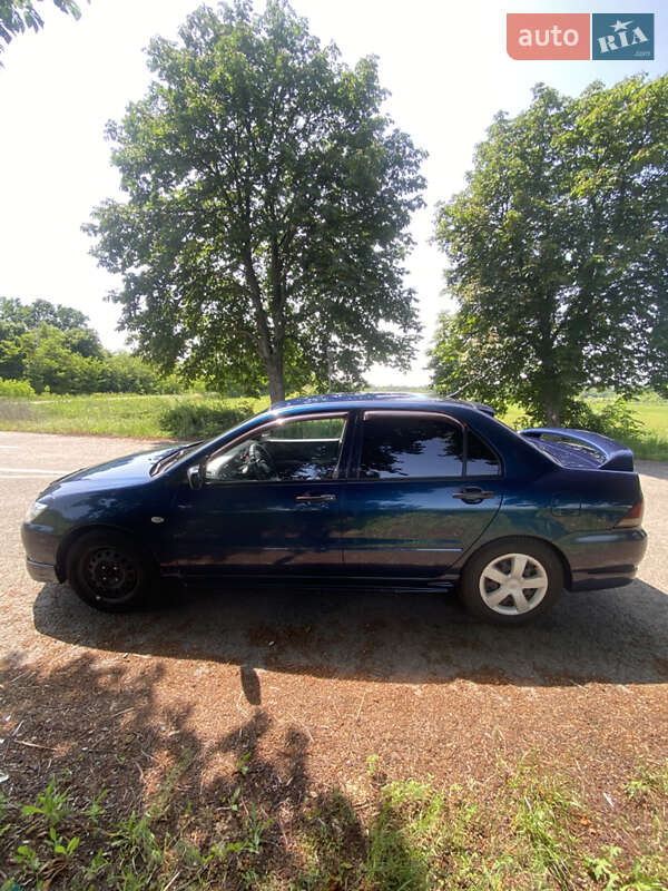 Седан Mitsubishi Lancer 2003 в Киеве