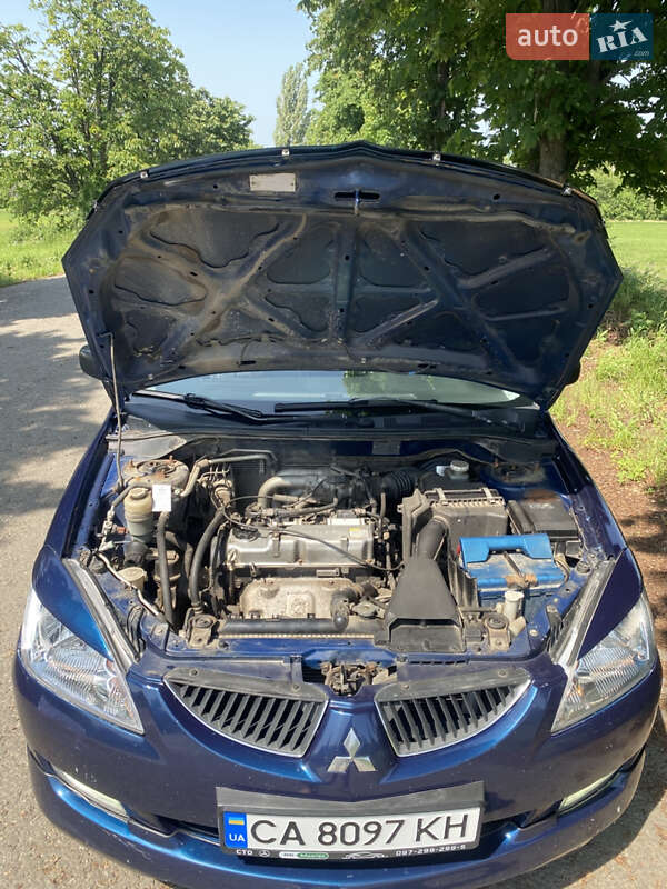 Седан Mitsubishi Lancer 2003 в Киеве
