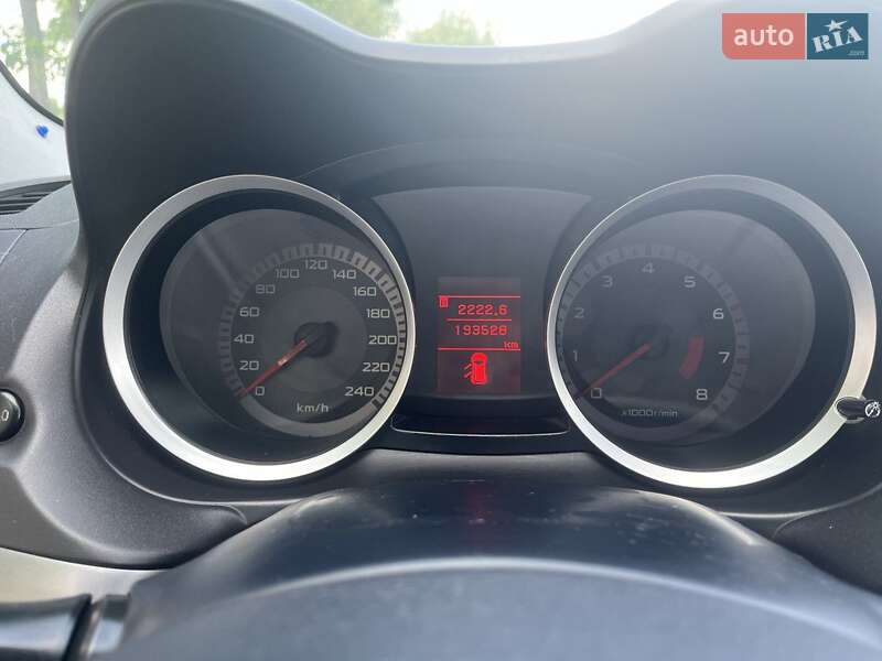 Хэтчбек Mitsubishi Lancer 2009 в Киеве