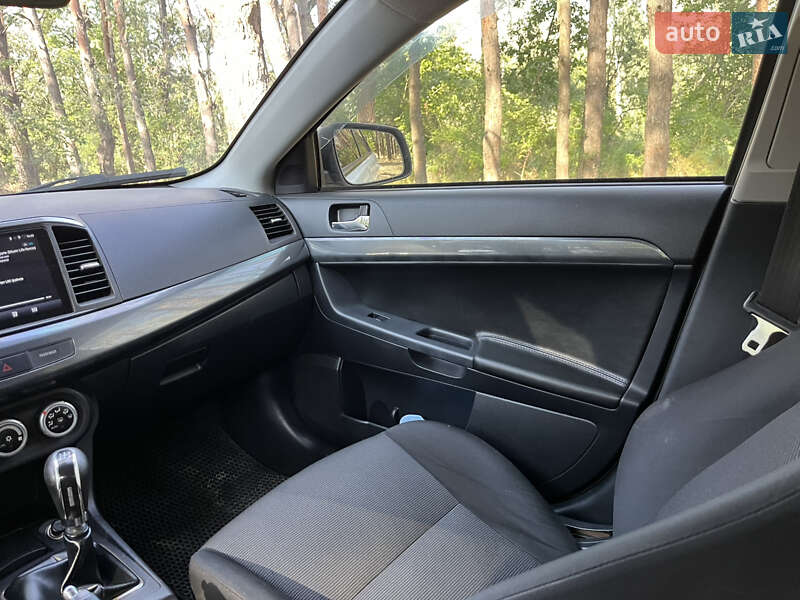 Седан Mitsubishi Lancer 2009 в Запоріжжі