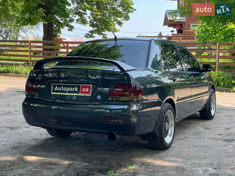 Седан Mitsubishi Lancer 2003 в Киеве