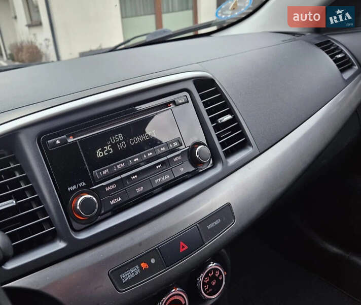 Седан Mitsubishi Lancer 2012 в Николаеве