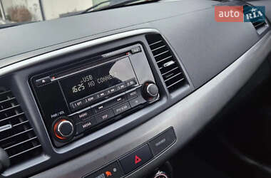 Седан Mitsubishi Lancer 2012 в 