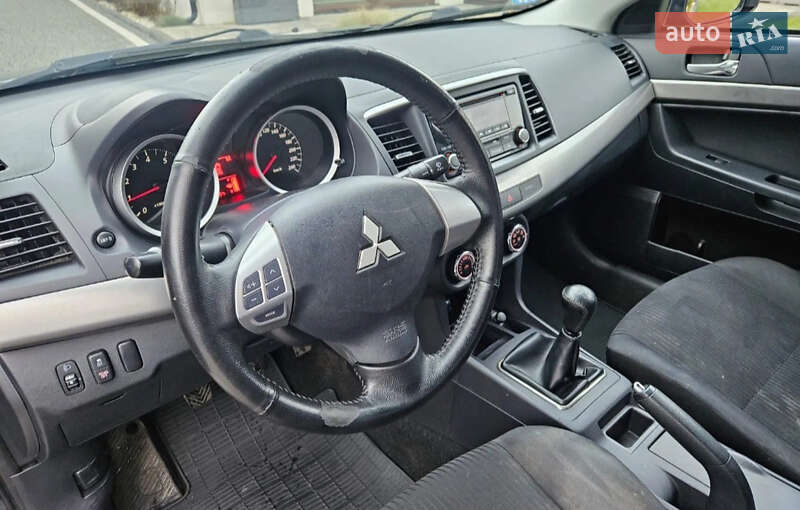 Седан Mitsubishi Lancer 2012 в Николаеве